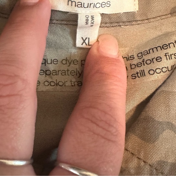 Camo XL top with buttons gently hardly used - Picture 2 of 2